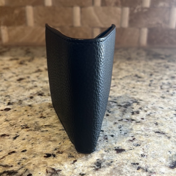 Brand new Michael Kors men’s wallet with tag. - Picture 6 of 7